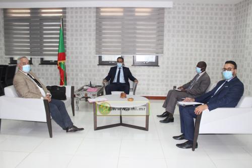 Photo de Le ministre de l’Economie s’entretient avec le représentant de la Banque Mondiale en Mauritanie