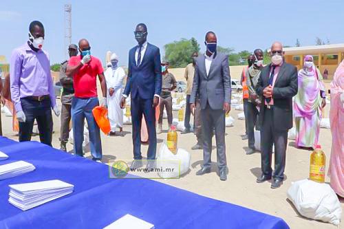 Photo de Quatre cents familles du Ksar bénéficient d’une aide alimentaire