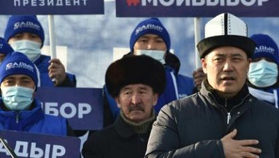 Photo de Les Kirghiz élisent leur président, le populiste Japarov largement favori
