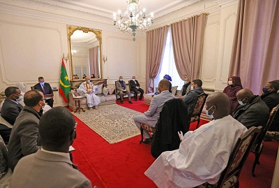 Photo de Le Président de la République reçoit la colonie mauritanienne en France.