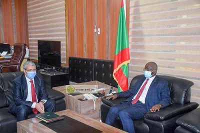 Photo de Le ministre de l’Intérieur reçoit l’ambassadeur d’Algérie