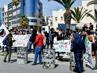 Photo de Tunisie: manifestation à Sousse pour le renvoi de déchets italiens illégaux.