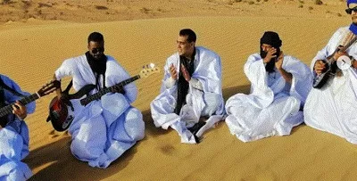 Artistes marocains et mauritaniens chantent Le Sahara est marocain