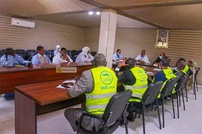 Photo de Réunion entre l’Association des maires de Nouakchott et des représentants de la SNDE
