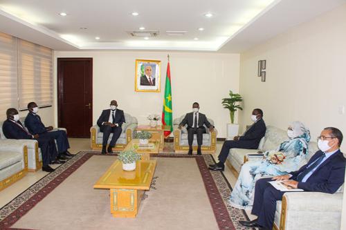 Photo de Le Premier ministre reçoit en audience  le ministre sénégalais de l’Élevage