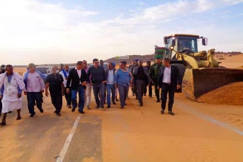 Photo de Le ministre s’enquiert des travaux sur la route Atar-Tidjikja