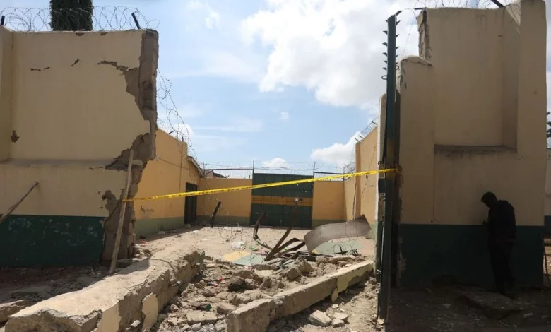 Nigeria: des centaines de détenus dont 60 jihadistes s'évadent 10 Photo de Nigeria: des centaines de détenus dont 60 jihadistes s’évadent