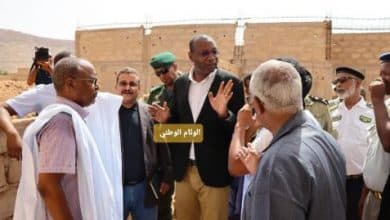 Photo de Le ministre de l’Habitat visite le chantier d’une école à El Ghayra