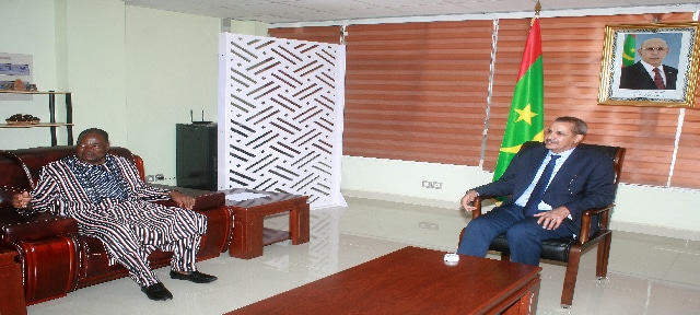 Le ministre du Commerce reçoit l'ambassadeur du Burkina Faso