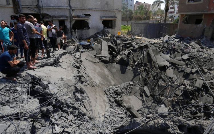 Israël et les militants de Gaza échangent des coups de feu après des frappes meurtrières