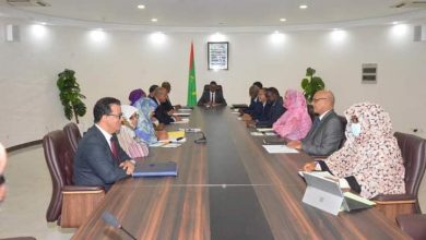Photo de Le Premier ministre préside une réunion avec les nouveaux ministres.