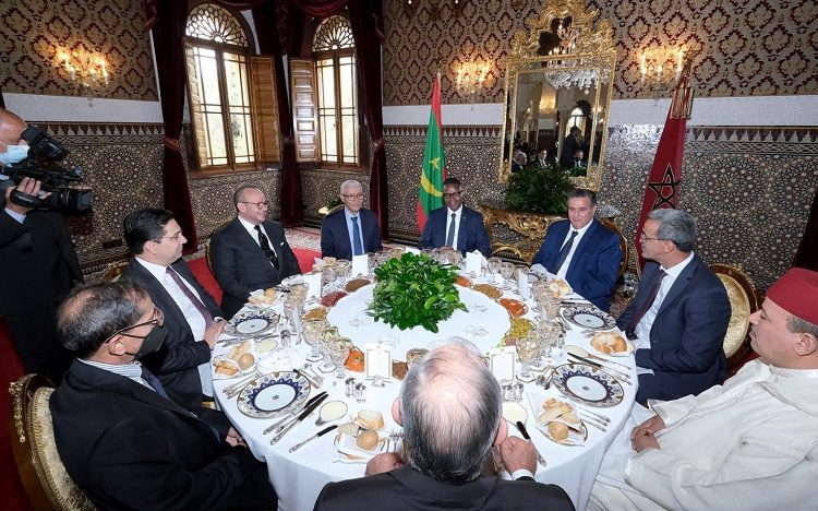 SM le Roi offre un déjeuner en l’honneur du Premier ministre mauritanien