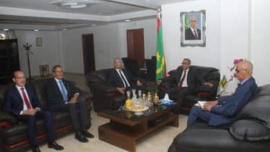 Photo de Le ministre de l’Agriculture discute avec son homologue marocain
