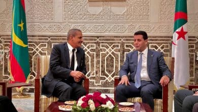 Photo de Rezig évoque avec son homologue mauritanien le renforcement de la coopération bilatérale