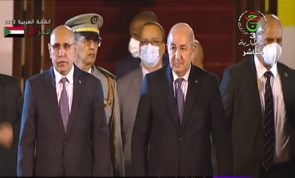Sommet arabe: arrivée à Alger du président de la République