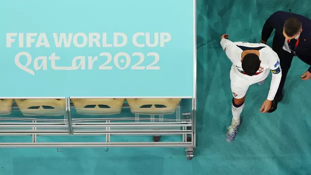 Coupe du monde : en larmes, Cristiano Ronaldo quitte le terrain seul avant ses coéquipiers