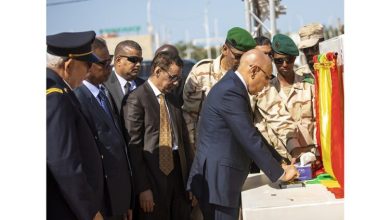 Photo de Le Président pose la première pierre du projet “Maaden Mauritania”