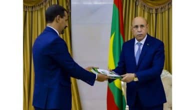 Photo de Le président de la République reçoit le rapport annuel de la Haute Autorité de la presse et de l’audiovisuel.