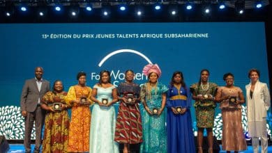 20 brillantes chercheuses récompensées à Abidjan par L'Oréal-UNESCO. 9 Photo de 20 brillantes chercheuses récompensées à Abidjan par L’Oréal-UNESCO.