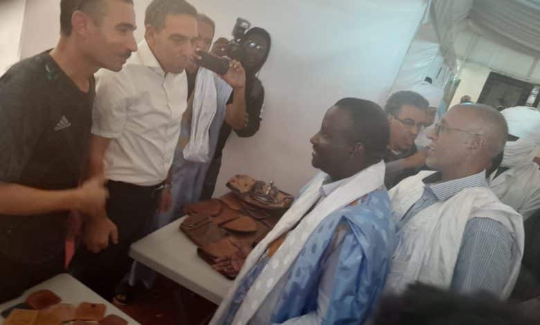 Le ministre de la Culture visite les expositions du Festival
