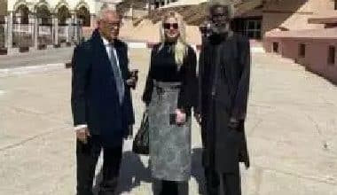 Photo de Une copie des documents judicaires d’Aziz est remise à son avocat