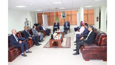 Photo de Le ministre du Commerce rencontre son homologue algérien