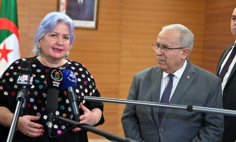 Photo de Algérie-Colombie: Lamamra reçoit la présidente du Parlement andin