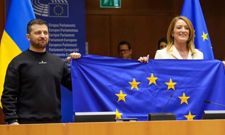 Discours attendu de Zelinsky à Bruxelles, Metsola affectueuse.