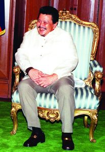 Joseph Strada, président des Philippines