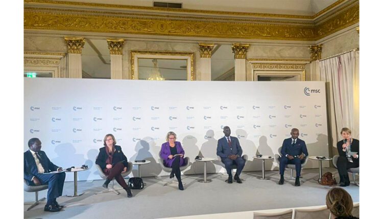 Photo de Le ministre des Affaires économiques participe à un colloque sur le renforcement de la stabilité dans la région du Sahel
