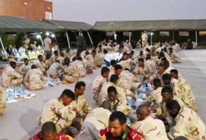 Le président de la République participe à l'Iftar avec des soldats à la frontière du pays