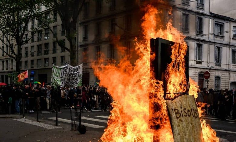 Photo de 1er-Mai en France: des violences et des dégradations dans plusieurs villes