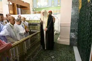 Le président de la République visite la mosquée du Prophète.