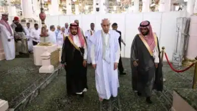 Photo de Le président de la République visite la mosquée du Prophète.