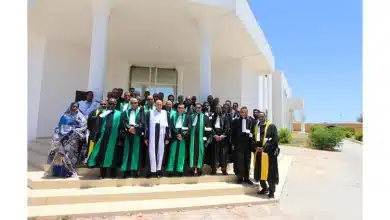 Photo de Des magistrats affectés à la Cour des comptes prêtent serment.