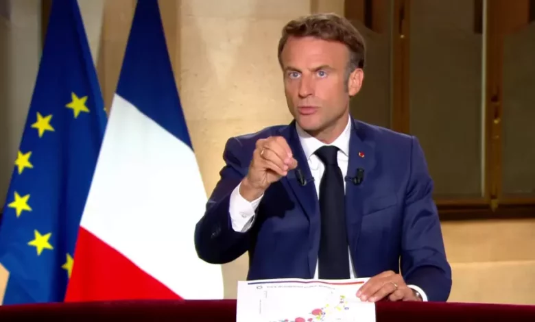 Macron donne aux musulmans français un délai pour reconnaître l'islam comme « religion apolitique »