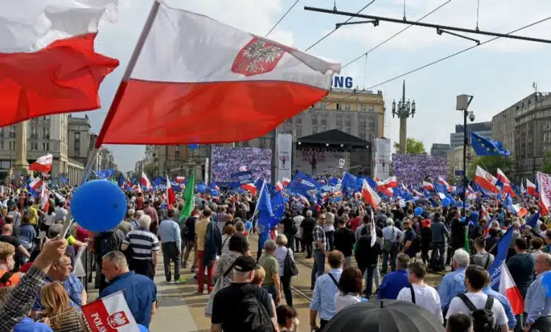 500.000 manifestants dans les rues de Varsovie contre le gouvernement