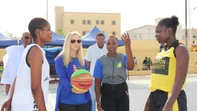 L'Ambassadeur Kierscht assiste à un match de basket-ball 3 Photo de L’Ambassadeur Kierscht assiste à un match de basket-ball
