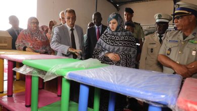 La ministre supervise la réception d'un lot de matériel préscolaire. 4 Photo de La ministre supervise la réception d’un lot de matériel préscolaire.