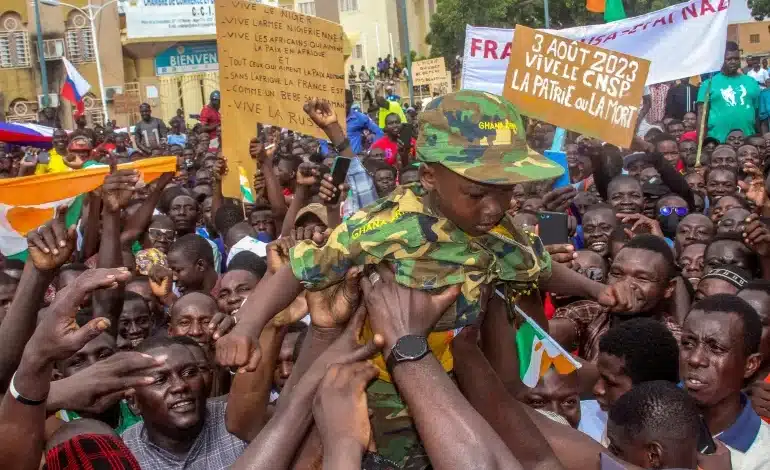 Défi et peur au Niger à l'approche de l'ultimatum de la CEDEAO