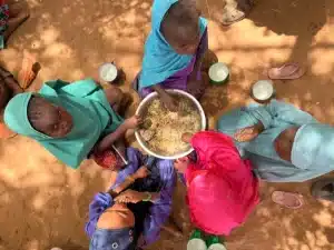 Repas scolaires au Niger, financés par la Société allemande de coopération internationale (GIZ) - du moins jusqu'à présent. PHOTO: BURKHARD EWERT