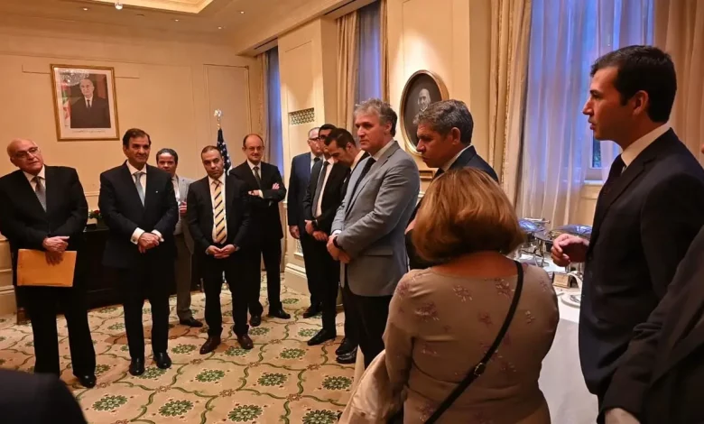 Photo de Le ministre algérien des Affaires étrangères tient des réunions avec de hauts responsables et des représentants de la communauté à Washington.