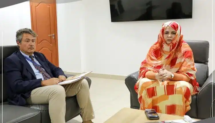 La ministre de l’Emploi reçoit le chef de la mission européenne en Mauritanie.