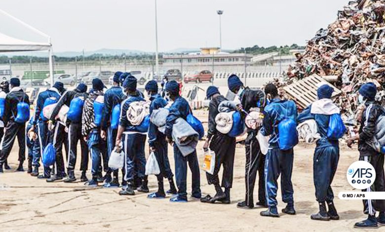 Photo de La marine royale marocaine secourt 134 migrants sénégalais en détresse