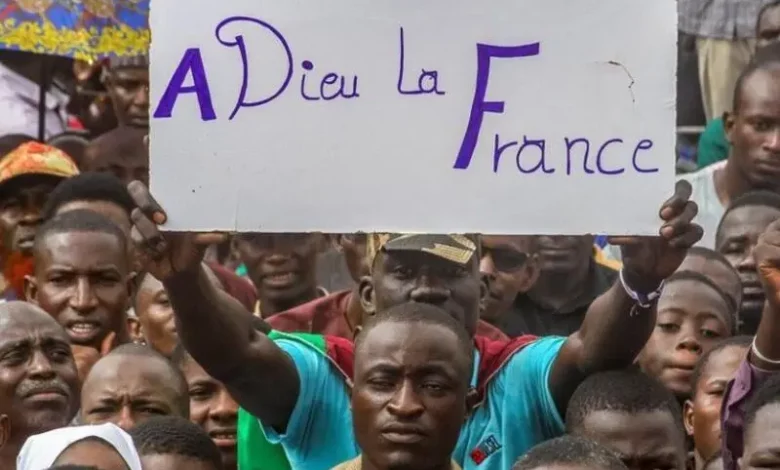 Photo de L’Afrique glisse sous les pieds de Macron