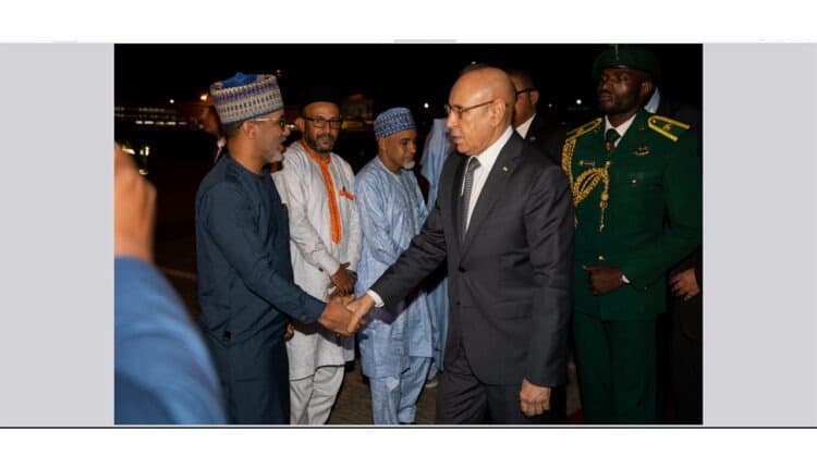 Le président de la République arrive à Abuja pour participer au sommet extraordinaire de la CEDEAO