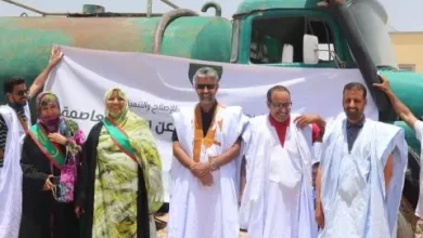 Photo de Soif à Nouakchott: les députés du parti Tawassoul mobilisent des citernes