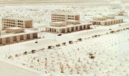 1961 : La Mongolie et la Mauritanie deviennent membres de l'ONU.