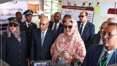 Photo de Le Président de la République visite le stand du Ministère de l’Emploi