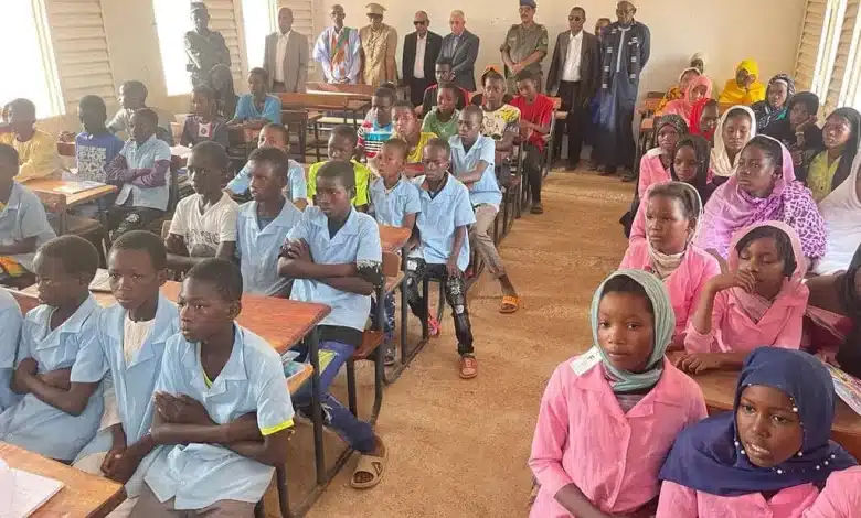 Photo de Le ministre de l’Éducation s’enquiert de l’action pédagogique